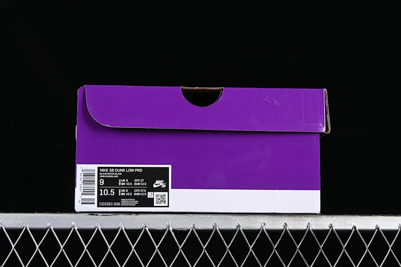 All Categories Nk SB Dunk Series Nk SB Dunk Low Low-top sneakers Nk SB Dunk Low "Black Gum" Raw rubber black and white SB low-top casual sneakers CD2563-006